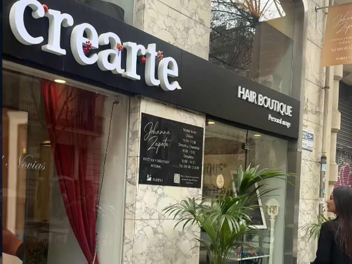 Fachada del salón Crearte Styling en Carrer de Girona 134